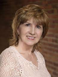 Susan Boblett -Agent License # 220397 - MLS # R28346