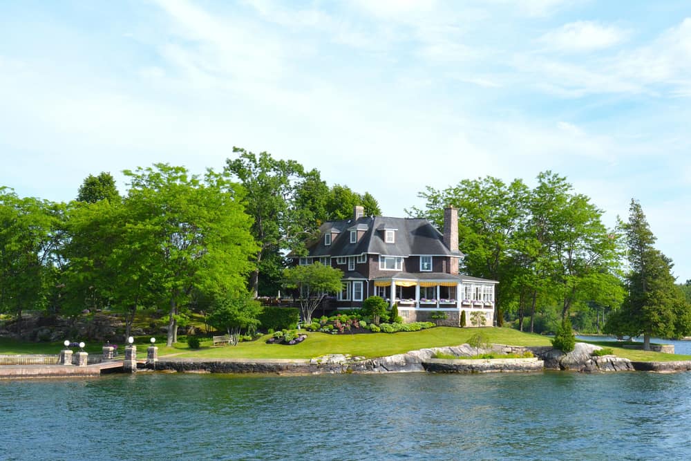 Waterfront Living The Perfect Blend Of Luxury And Recreation